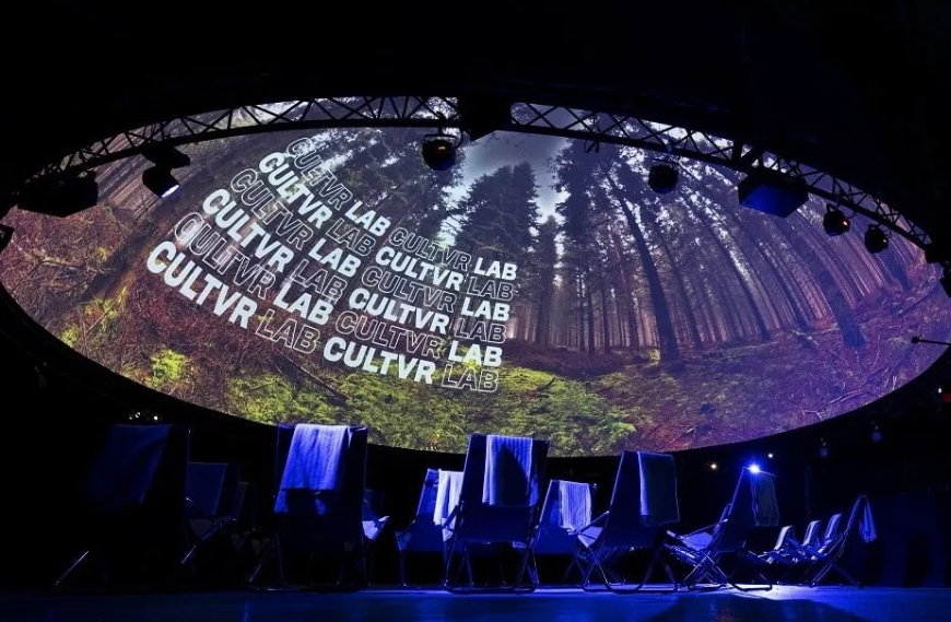 成都LED顯示屏：球狀 LED 穹頂，聲學魅力與氛圍塑造