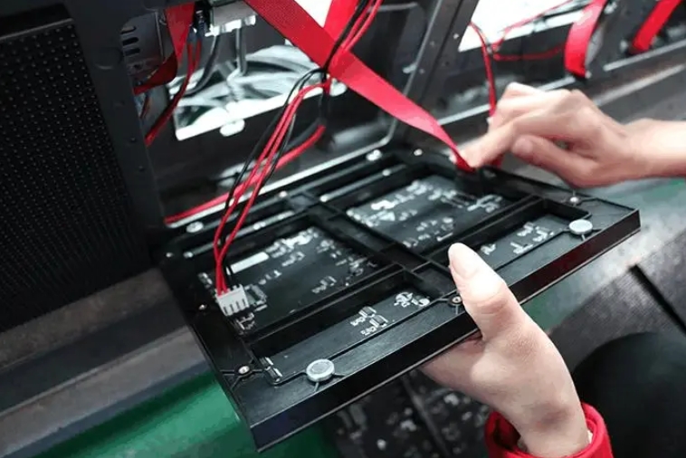 死燈、花屏、色差？成都資深工程師拆解LED屏十大故障“真兇”|成都led顯示屏